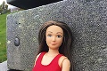Zo slávnej bábiky je konečne skutočná žena: Barbie má celulitídu a strie!