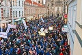 Tisíce odborárov vyslali z Košíc jednoznačný odkaz: Sme ľudia, nie stroje!