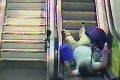Poplach v pražskom metre: Pohyblivé schody sa zbláznili, ľudia padali ako hrušky