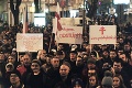 Tisícky ľudí vyšli na protest proti Ficovej vláde: Prestaňte kradnúť!