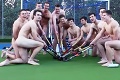 Pozemní hokejisti odhodili zábrany: Vyzliekli sa a zahrali si úplne nahí