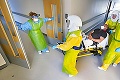 Smrtiaci vírus čoraz viac straší aj Európu: Ebola vo Švajčiarsku!