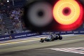 Dramatické boje Hamiltona a Rosberga vrcholia: Rozhodli doslova milimetre!