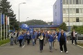 V Krupine opäť štrajkovali desiatky zamestnancov: Odmeny si nedajú!