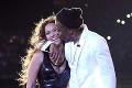 Manželská kríza je zažehnaná? Beyoncé a Jay-Z nežnosťami na javisku nešetrili!