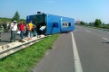 Ťažká nehoda autobusu medzi Svätým Jurom a Bratislavou: Vodič († 52) je mŕtvy!