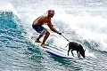 Krochkajúci surfer: Jeho talent zaujal už aj niekoľkých sponzorov!