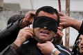 Bojovníci Islamského štátu surovo zabili desiatky sýrskych vojakov: Potom pochodovali s ich hlavami!