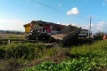 Zrážka vlaku s nákladným autom: Zranených vyše desať cestujúcich aj rušňovodič!