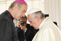Pápež sa s odvolaným arcibiskupom stále nestretol: Kde skončil Bezákov list?!