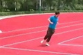 V Číne je naozaj všetko možné: Aj atletická dráha v pravom uhle!