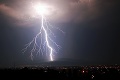 Meteorológovia varujú: Na týchto miestach Slovenska udrú silné búrky!