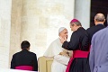 Odvolaný arcibiskup Bezák odovzdal Františkovi list: O čo som prosil pápeža?