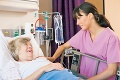 Zdravotné sestry a pôrodné asistentky budú od apríla zarábať viac