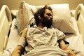 Exmanžel Avril Lavigne skolaboval: Šokujúca fotka z nemocnice s ešte šokujúcejším posolstvom