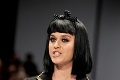 Katy Perry v Miláne vypískali, rozhorčená hviezda začala vykrikovať: Zavrite k*rva huby!