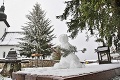Bláznivý apríl priniesol Slovensku sneženie: Posledný snehuliak ako rozlúčka so zimnou sezónou?