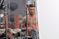 David, kde máš ten veľký penis? Beckham si už asi rozkrok nevypcháva