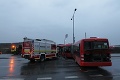 Zrážka autobusu a hasičského auta v Bratislave - 14 zranených!