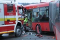 Očité svedectvo cestujúcej z autobusu, do ktorého vrazili hasiči: Bola to katastrofa!