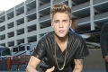 Drsňák Bieber? Popová hviezda začala čmárať po stenách