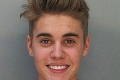 Justina Biebera prepustili na kauciu: Na policajnej snímke sa usmieval