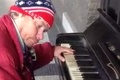 Poprosil opitého bezdomovca, aby mu zahral klasiku: To, čo si následne vypočul, ho dostalo!