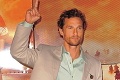 Fešák Matthew McConaughey: Zásnuby rovno pri stromčeku