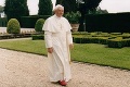 Tajomstvo červených topánok Benedikta XVI.: Stáročný symbol nadradenosti!