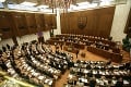 Stop šafáreniu! Parlament schválil ústavný zákon o dlhovej brzde