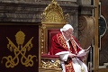 Pontifikát Benedikta XVI. sa skončil: Katolícka cirkev je bez pápeža