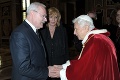 Prvé foto: Gašparovič sa s pápežom držal vrúcne za ruky!