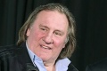 Nikdy nekončiaci prípad znova otvorený: Slávny herec Depardieu znásilnenie mladej ženy naďalej popiera