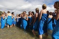 Bez plaviek! Nahí plavci v Sydney zarobili peniaze na charitu