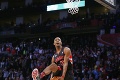 Najkrajší smeč NBA: Skok cez dieťa s loptou medzi nohami!