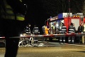 Dráma v Nemecku: Vrtuľník padol a explodoval na rušnej diaľnici