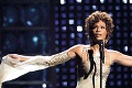 Rodina Whitney Houston chce zacementovať jej rakvu, boja sa zlodejov