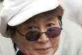 Umenie pre najnáročnejších: Yoko Ono vystavuje kopy hliny, rebrík a jablko
