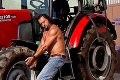 Sexi traktoristkám šliape na päty Latinák: Kto ich má väčšie?