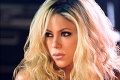 Obal DVD z koncertu: Shakira láka kupcov sexi telom