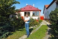 Dobrovodského vyštvali rómski susedia z domu: No mesto preňho byt nemá!