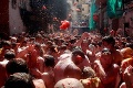 Neskutočné obrázky zo Španielska: Vzduchom lietalo 120 ton paradajok!