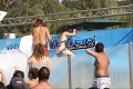 Ups! Katy Perry ukázala v aquaparku návštevníkom holý zadok
