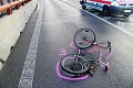 Nehoda na obchvate: Cyklista skončil pod kolesami sanitky!