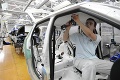 Automobilka Škoda Auto prerušila výrobu batérií: Nie je dostatok čipov