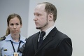 Emotívny súd s Breivikom: Vypovedal chlapec, ktorý prišiel o ruku aj o nohu