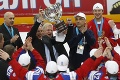Rusi si nevážia svoj triumf: Na letisku rozbili pohár!