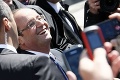 Francúzi takmer prišli o prezidenta: Do lietadla s Hollandeom udrel blesk