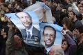Adieu, Sarkozy! Európa víta Hollandea, kritici tvrdia, že nevyhral
