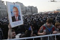 Protest proti Putinovi: Krv, oheň, bitky a 20-tisíc ľudí!